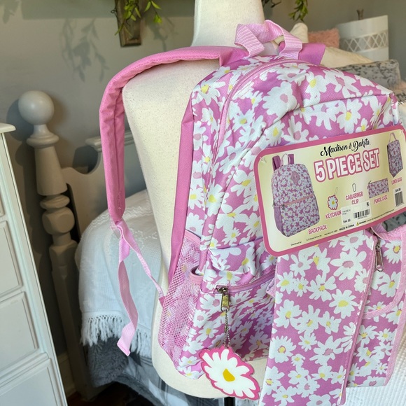 Madison and Dakota Backpack Set Pink Daisy Matching Lunch Bag Pencil Case New - Picture 12 of 14